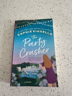 The Party Crasher by Sophie Kinsella | Paperback | Like New